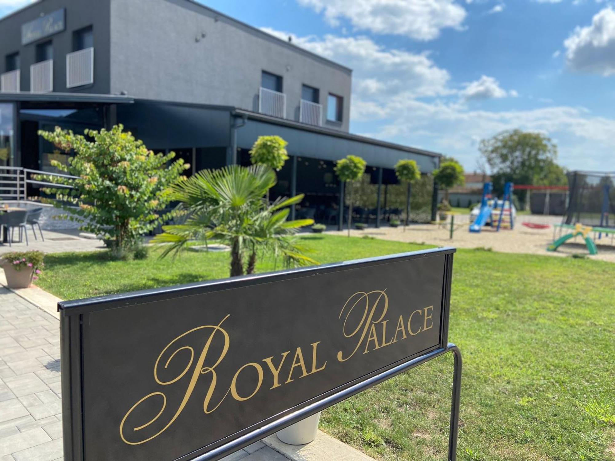 ווקובאר Royal Palace מראה חיצוני תמונה